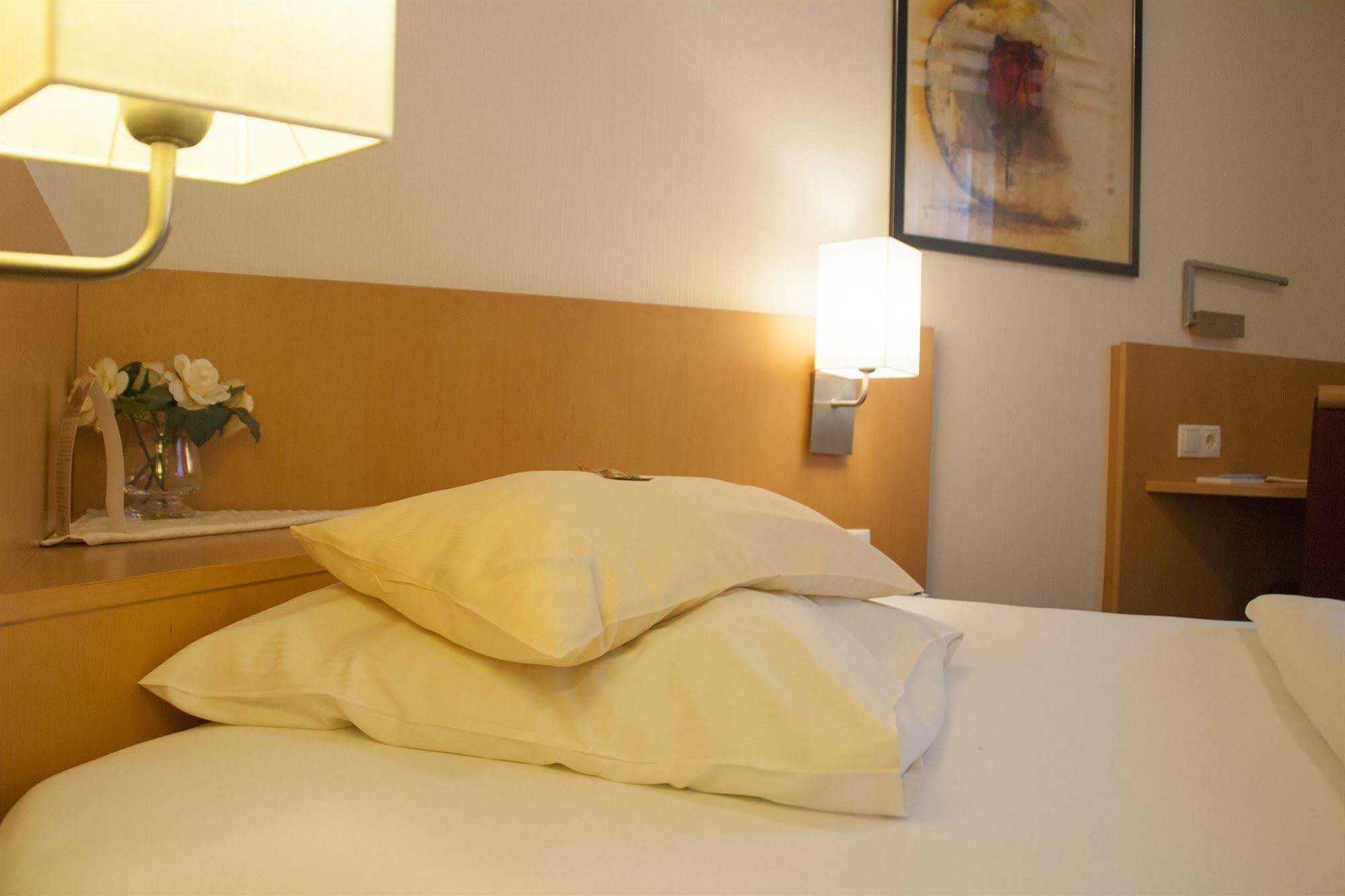 Hotel Zum Adler Бонн Экстерьер фото