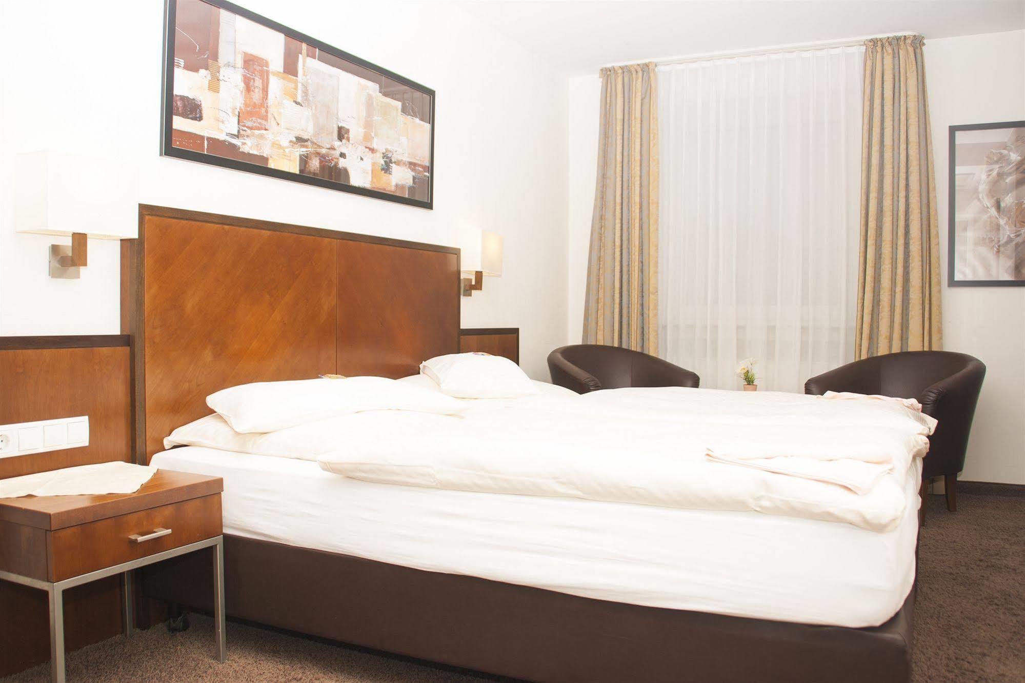 Hotel Zum Adler Бонн Экстерьер фото