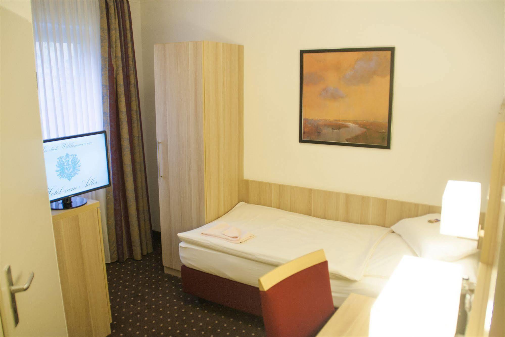 Hotel Zum Adler Бонн Экстерьер фото