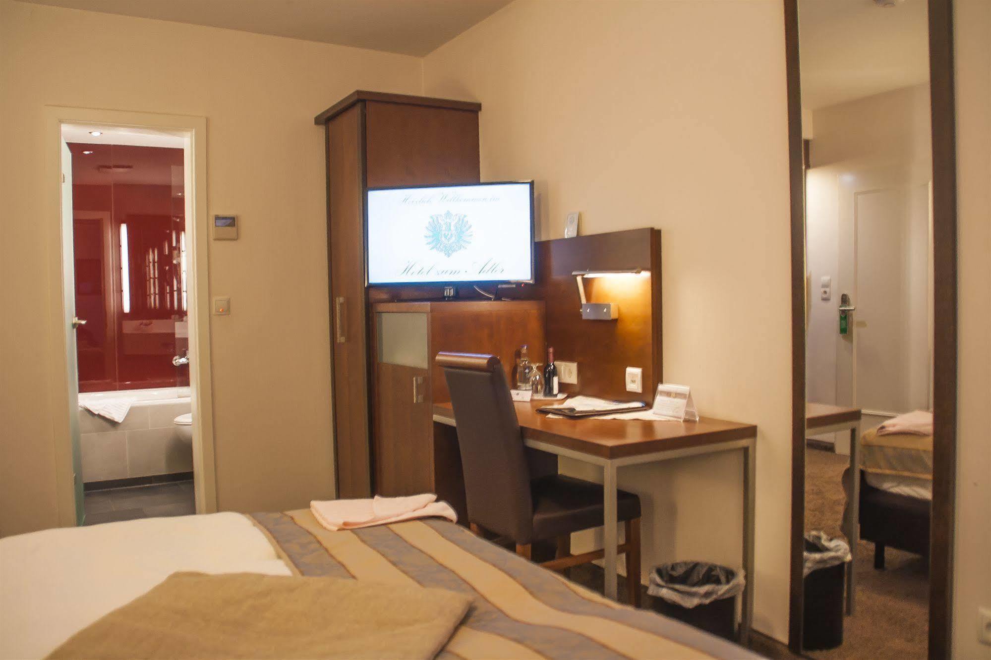 Hotel Zum Adler Бонн Экстерьер фото